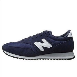 ISO - New Balance CW620 navy.